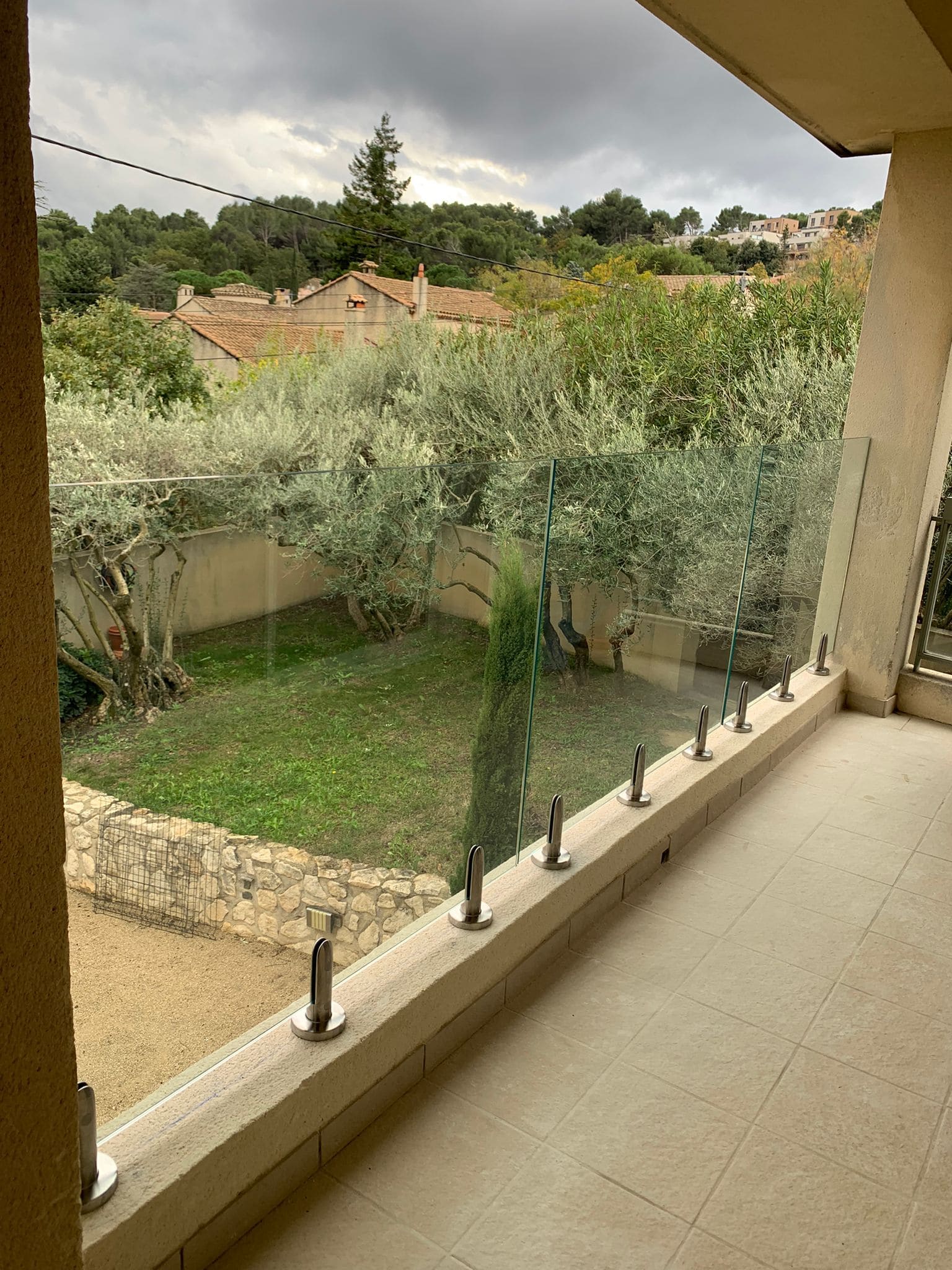 miroiterie_avignon_garde-corps_exterieur_sur_mesure_avec_pince