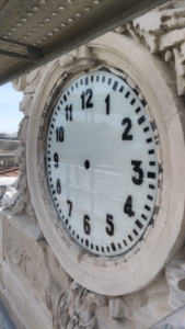 Vitrophanie, horloge gare d'Avignon vitrophanie Avignon