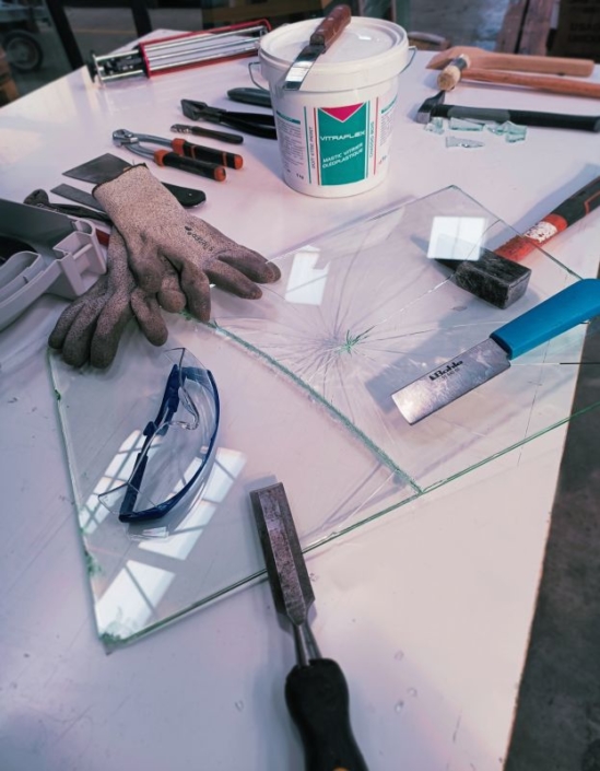 miroiterie-avignon-reparation-comment_changer_une_vitre-2