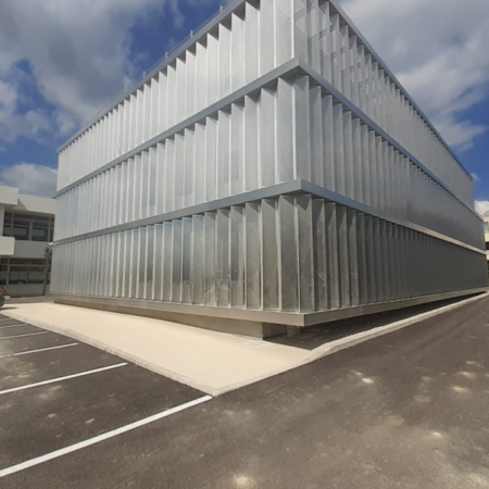 Photo extérieur de la charpente d'un bâtiment réalisé par SFML.