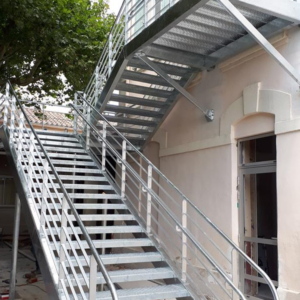 Photo d'un escalier en extérieur réalisé par SFML.