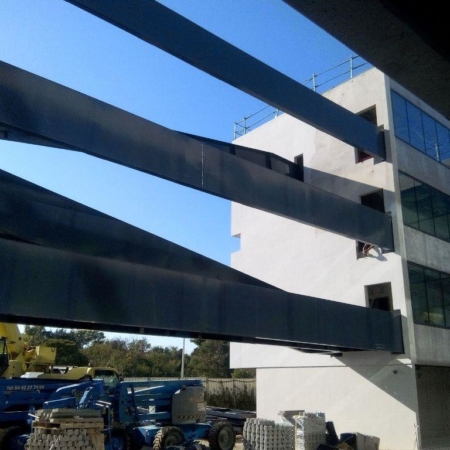 Photo extérieur d'une passerelle en acier réalisé par SFML.