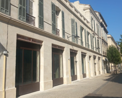 sfml_menuiseries_acier_et_vitrines_avignon_4 Visuel sur les menuiseries acier et vitrines sur-mesure – Boutiques Rue Thiers – Avignon SFML